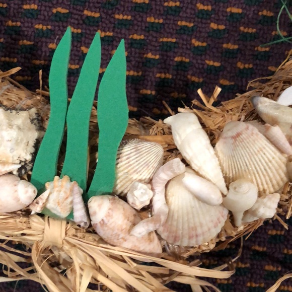 Handmade Seashell straw wreath for summertime door decor - Picture 7 of 16